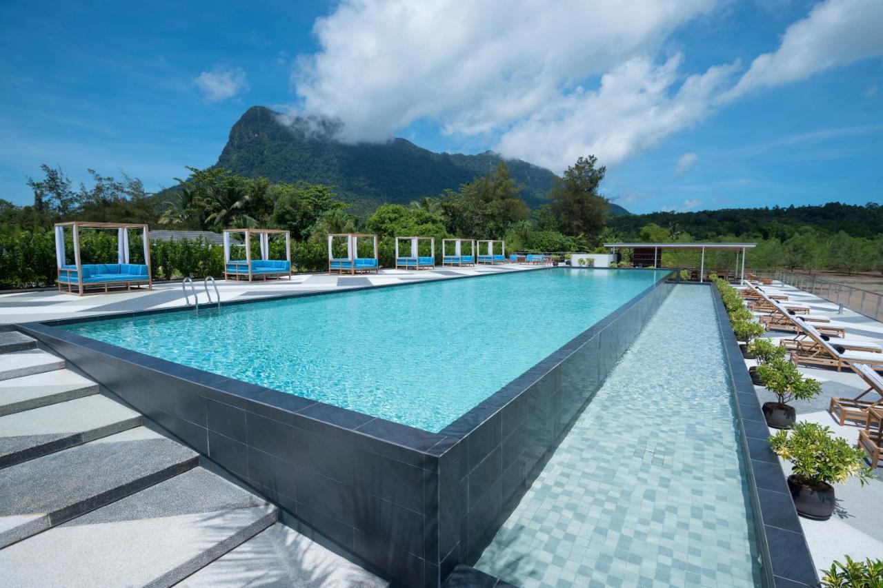 Resort Cove 55