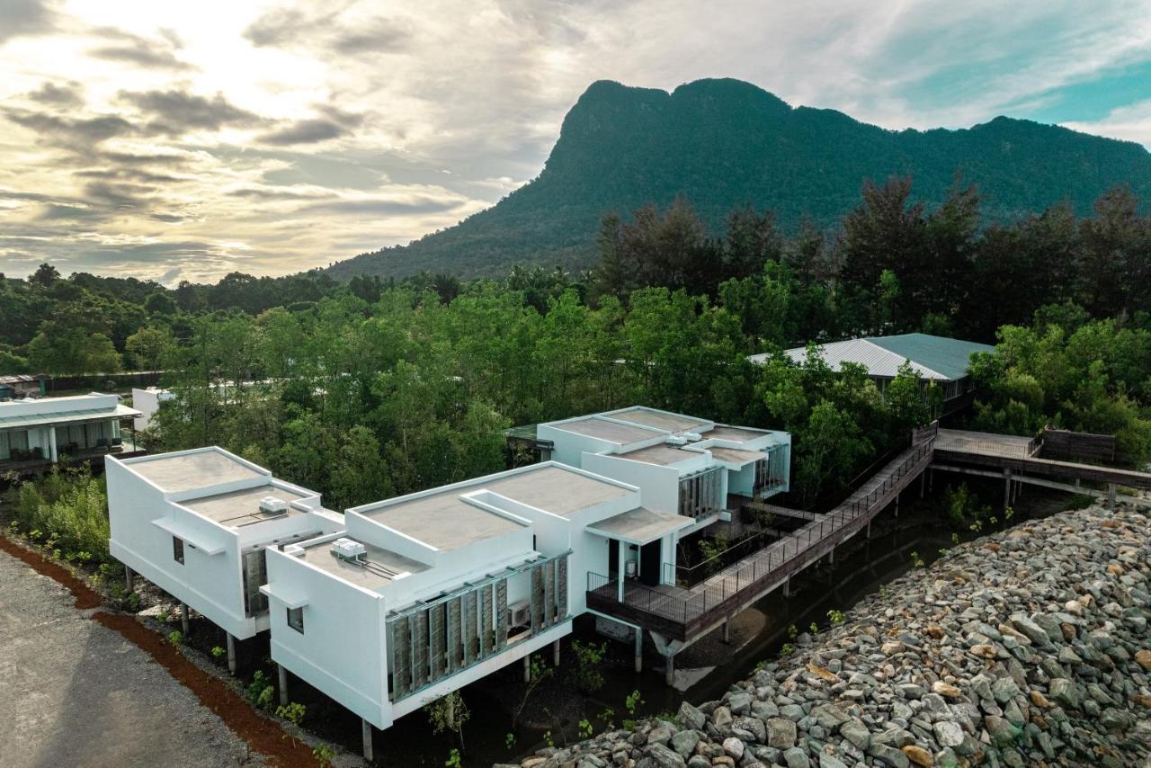 Resort Cove 55