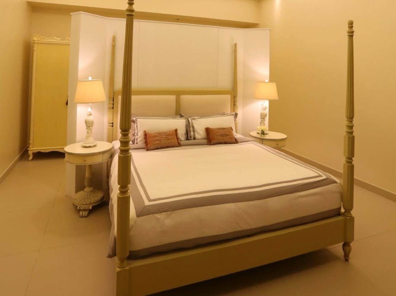Resort Cove 55